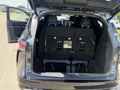 2025 Toyota Sienna Limited 7 Passenger