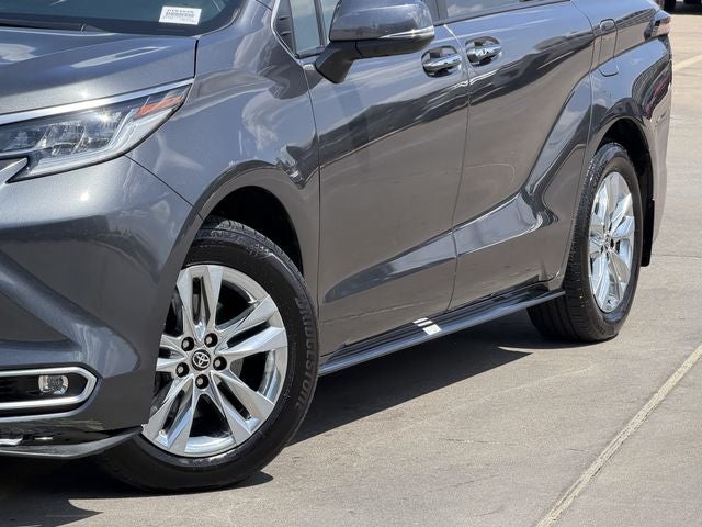2025 Toyota Sienna Limited 7 Passenger