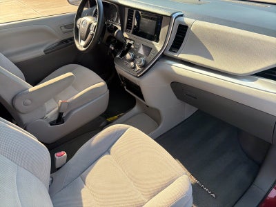 2017 Toyota Sienna L 7 Passenger