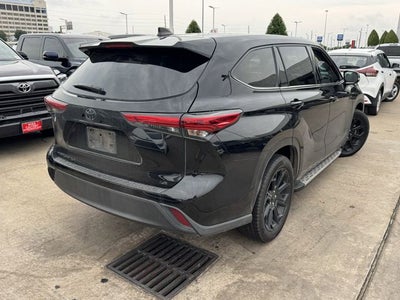 2022 Toyota Highlander LE