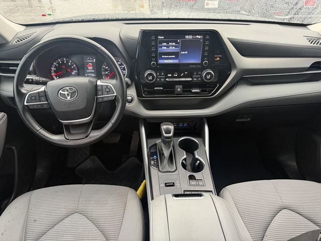 2022 Toyota Highlander LE