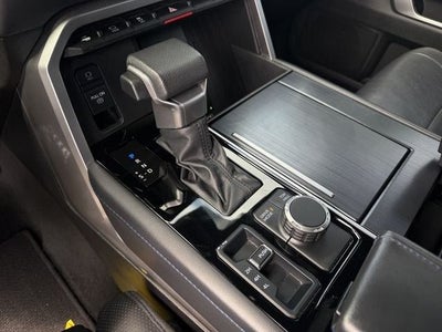 2025 Toyota Tundra Hybrid Platinum