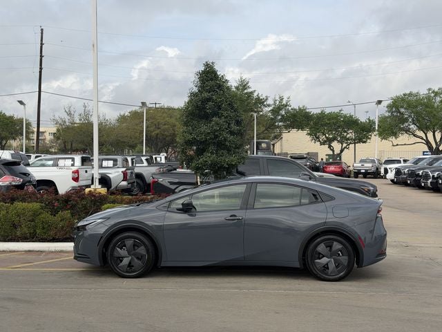 2025 Toyota Prius LE