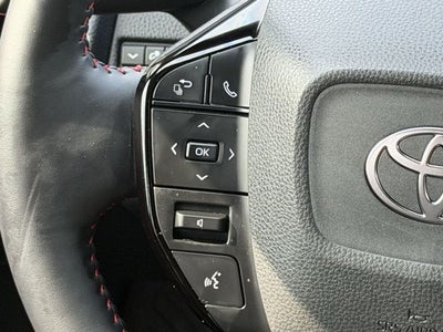 2025 Toyota Prius Plug-In Hybrid SE