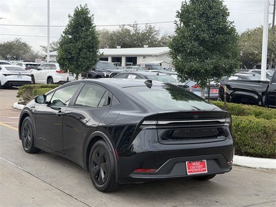 2025 Toyota Prius Plug-In Hybrid SE