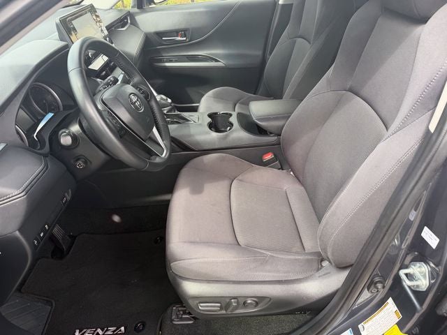 2022 Toyota Venza LE