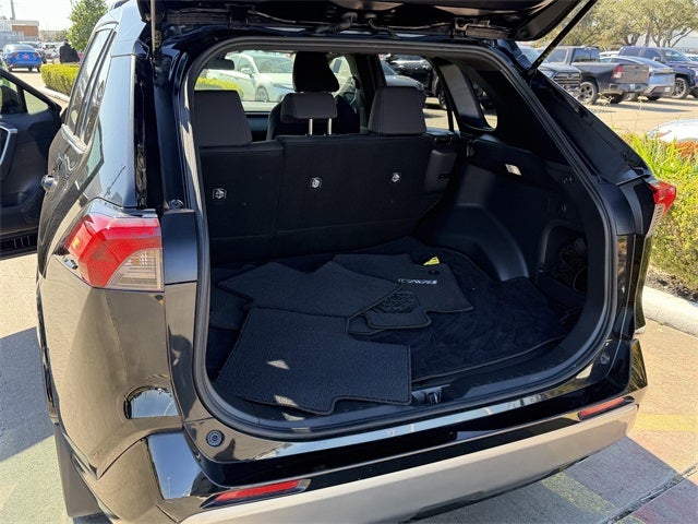 2023 Toyota RAV4 Hybrid SE