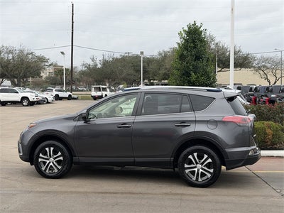 2017 Toyota RAV4 LE