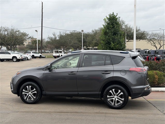 2017 Toyota RAV4 LE