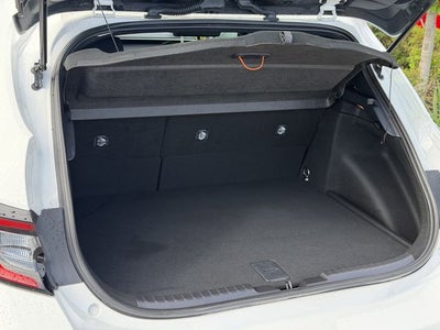 2025 Toyota Corolla Hatchback SE