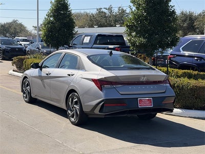 2025 Hyundai Elantra SEL Convenience