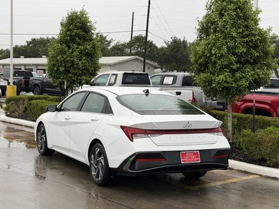 2025 Hyundai Elantra SEL Convenience