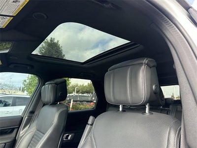 2023 Land Rover Discovery Metropolitan Edition