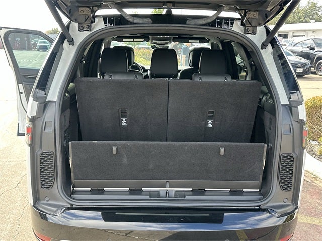 2023 Land Rover Discovery Metropolitan Edition