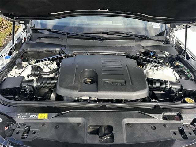 2023 Land Rover Discovery Metropolitan Edition