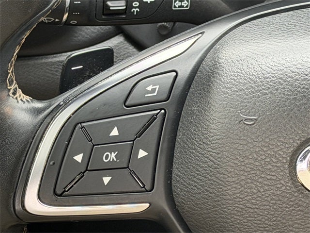 2017 INFINITI QX30 Premium