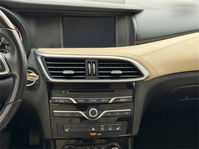 2017 INFINITI QX30 Premium