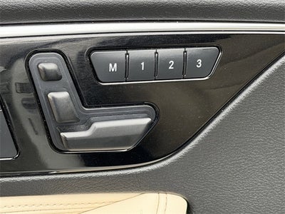 2017 INFINITI QX30 Premium