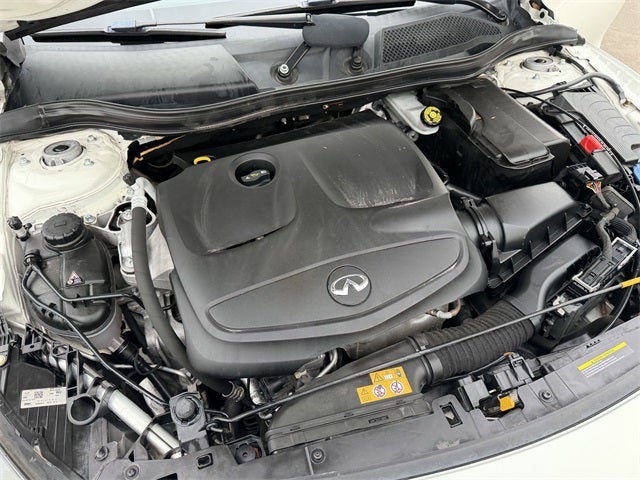 2017 INFINITI QX30 Premium