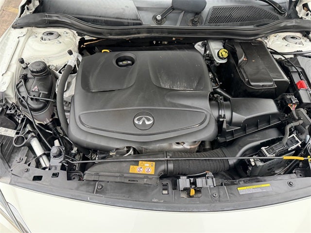 2017 INFINITI QX30 Premium