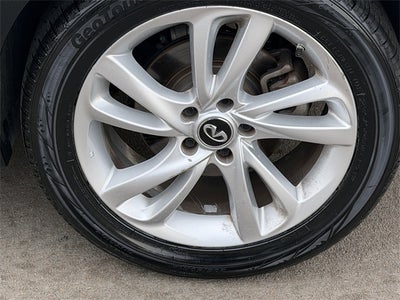 2017 INFINITI QX30 Premium