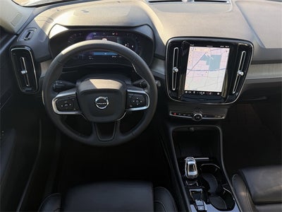 2023 Volvo XC40 B5 Plus Bright Theme