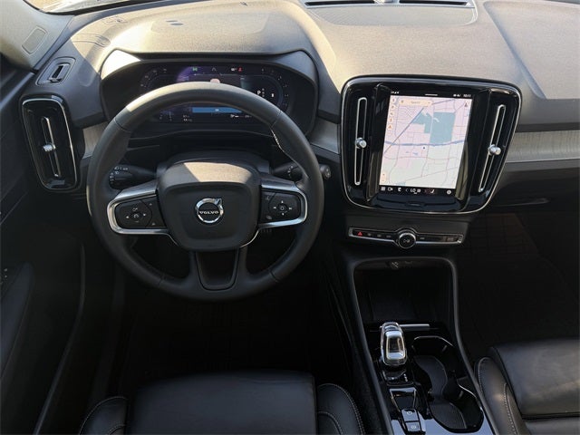 2023 Volvo XC40 B5 Plus Bright Theme