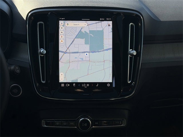 2023 Volvo XC40 B5 Plus Bright Theme