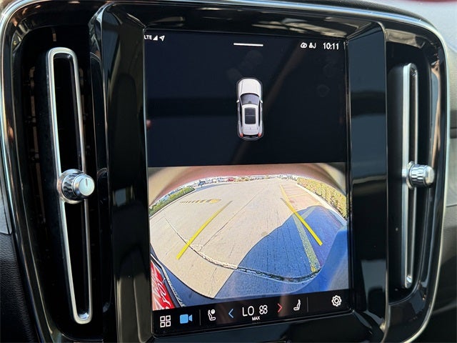 2023 Volvo XC40 B5 Plus Bright Theme