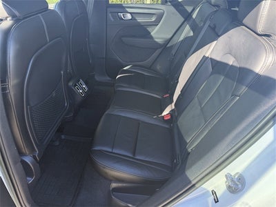 2023 Volvo XC40 B5 Plus Bright Theme