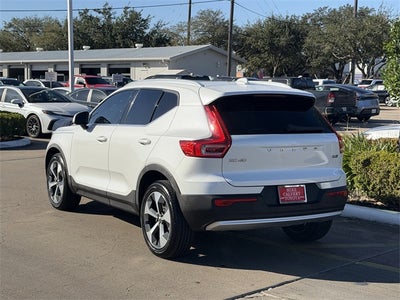 2023 Volvo XC40 B5 Plus Bright Theme