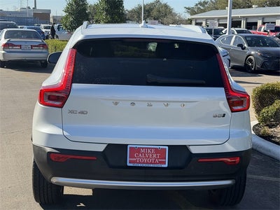 2023 Volvo XC40 B5 Plus Bright Theme