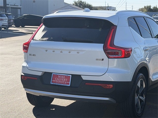 2023 Volvo XC40 B5 Plus Bright Theme