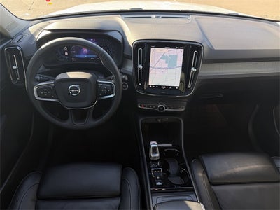 2023 Volvo XC40 B5 Plus Bright Theme